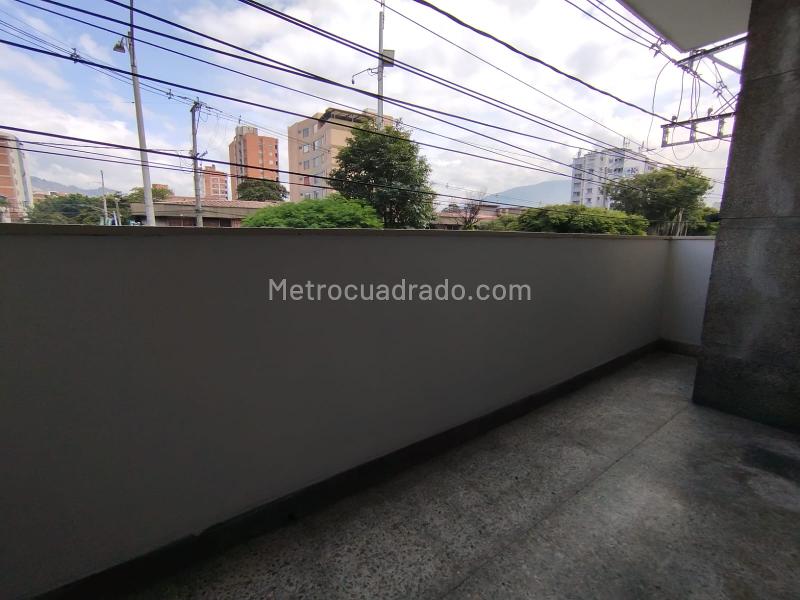 Duplex Commercial House for Offices in Laureles - 3