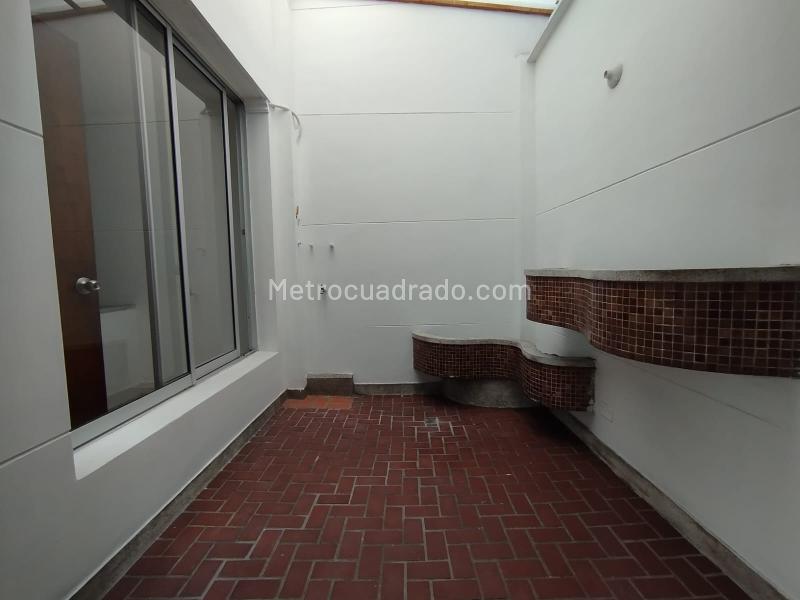 Duplex Commercial House for Offices in Laureles - 9