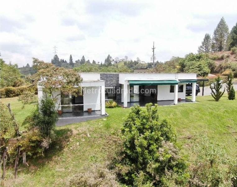 3BR House in El Retiro (220 m²) - 3