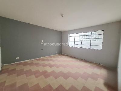Casa de 4 alcobas en arriendo en Manila, Medellín, 200 m² · foto 10 de 20