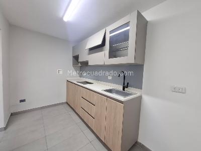 Casa de 4 alcobas en arriendo en Manila, Medellín, 200 m² · foto 2 de 20