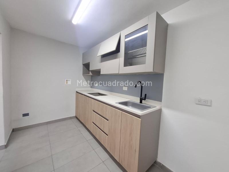 Casa Comercial Versátil de 4 Alcobas en Manila - 2