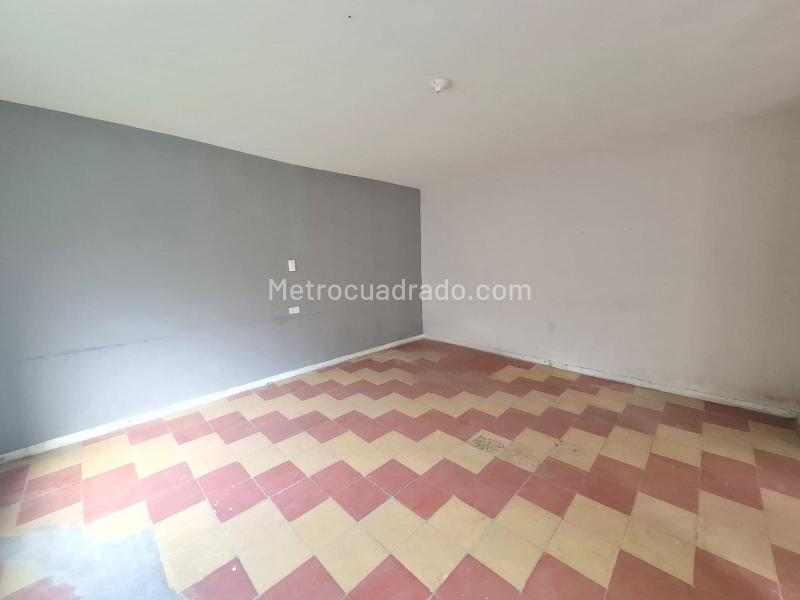 Casa Comercial Versátil de 4 Alcobas en Manila - 9