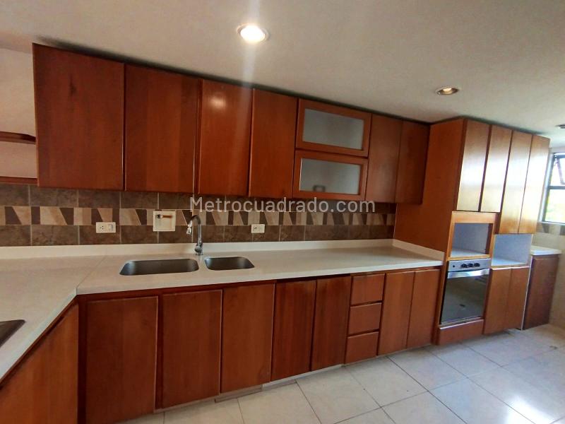 Apartamento exclusivo de 3 alcobas en Los Parra, El Poblado - 8