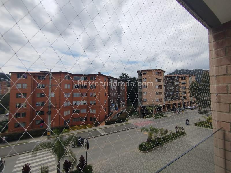 2BR Apartment in El Retiro (71 m²) - 3