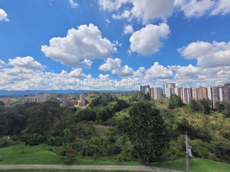 Apartamento en arriendo en Rionegro (Fontibón) 2 hab / 2 baños - 3