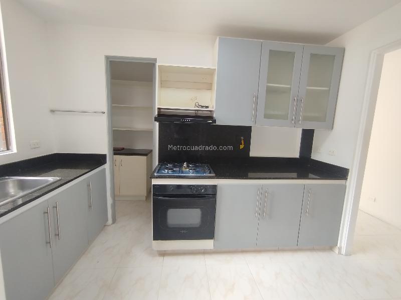 3BR Apartment with Balcony in Transversal Superior, El Poblado