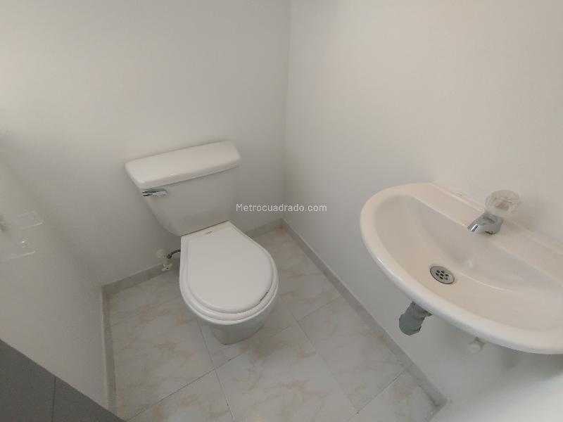 Apartamento de 3 Alcobas con Balcón en Transversal Superior, El Poblado - 4