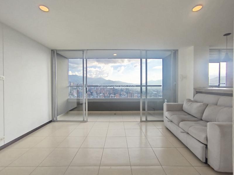 2BR Apartment in Las Palmas, El Poblado with 2 Parking Spots