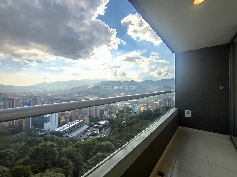 2BR Apartment in Las Palmas, El Poblado with 2 Parking Spots - 5