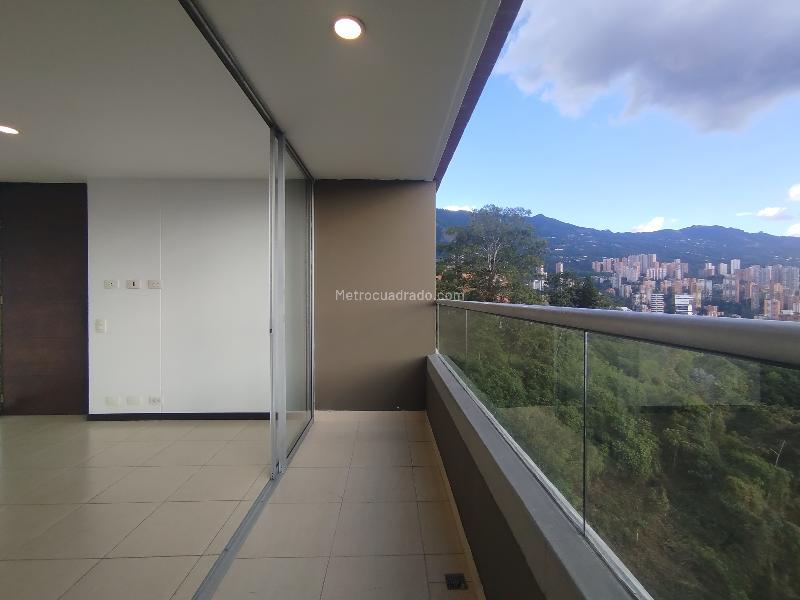 2BR Apartment in Las Palmas, El Poblado with 2 Parking Spots - 7