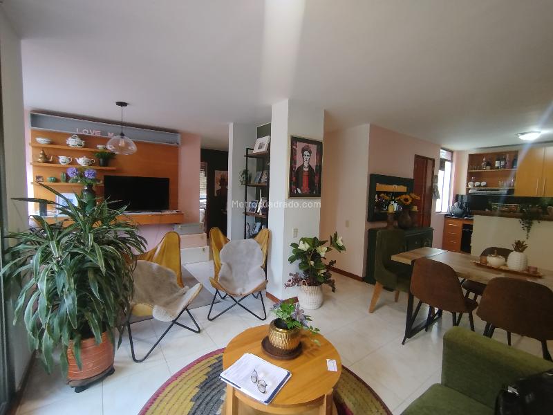 Spacious 2BR Apartment with Amenities in Transversal Superior - 3