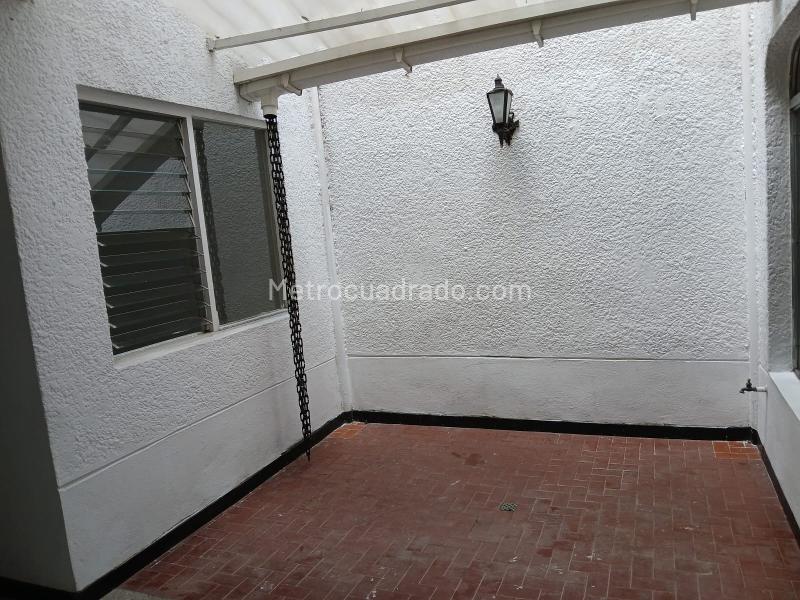 Duplex Comercial de 5 Alcobas en Los Colores - 4