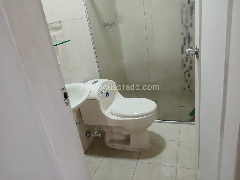 Duplex Comercial de 5 Alcobas en Los Colores - 6