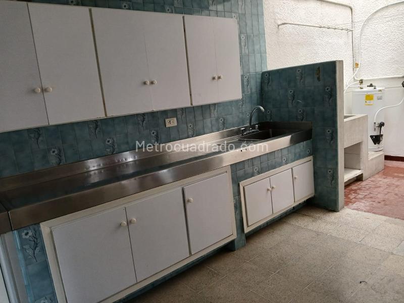 Duplex Comercial de 5 Alcobas en Los Colores - 7