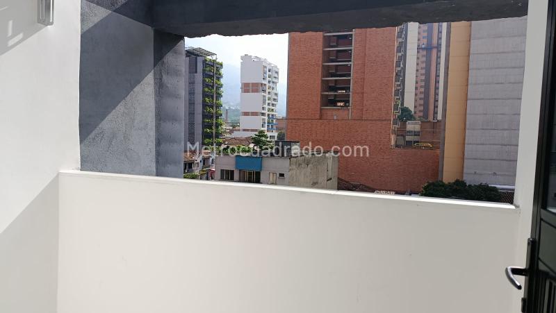 Apartamento Amplio de 4 Alcobas en Arriendo en Boston - 2