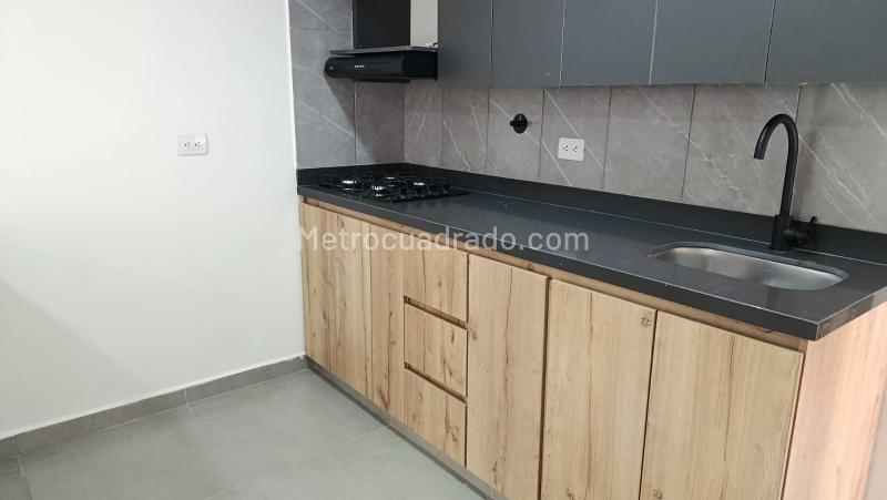 Apartamento Amplio de 4 Alcobas en Arriendo en Boston - 4