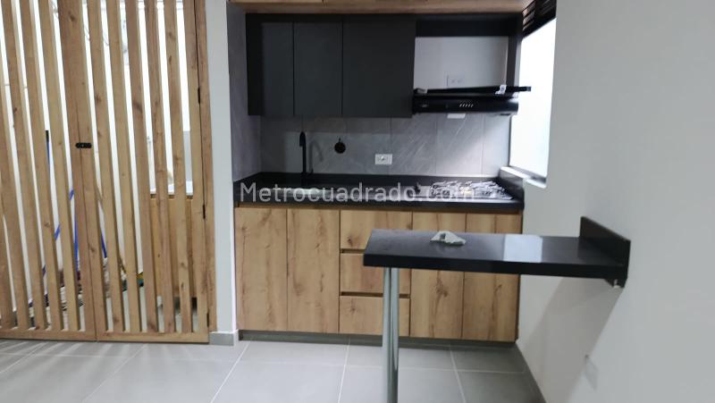 Apartamento Luminoso de 2 Alcobas en Boston - 2