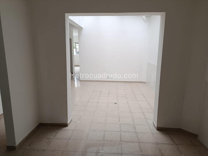 Versatile 4BR House for Rent in Laureles - 8