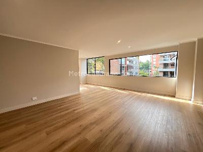 Apartamento de 3 alcobas en venta en Alejandria, Medellín, 192 m² · foto 2 de 20