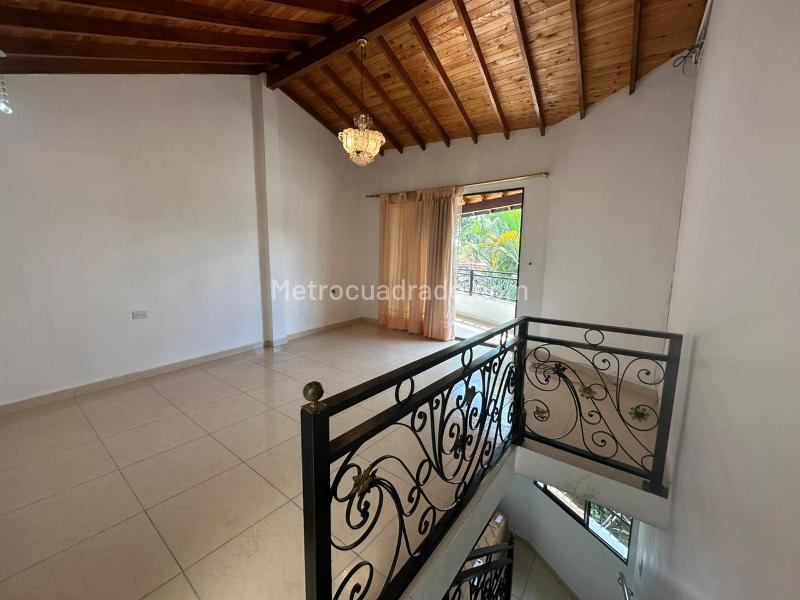 Apartamento con Encanto de 3 Alcobas en Aranjuez - 4