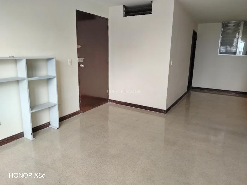 Spacious 4BR Apartment in Santa Teresita - 2