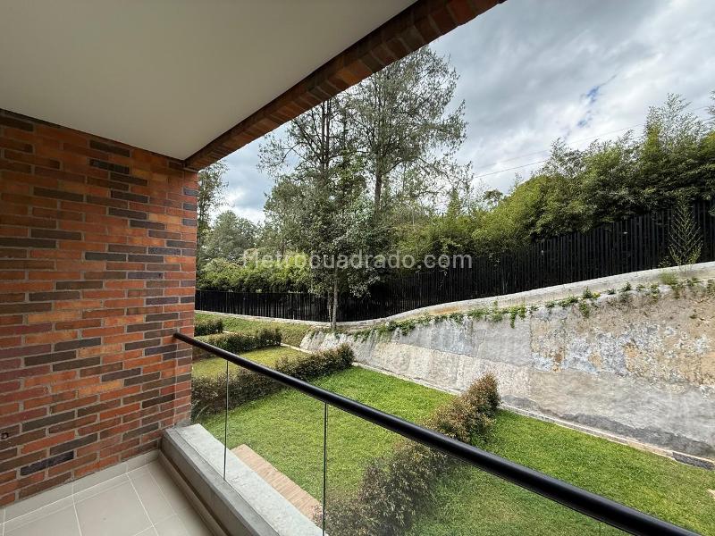 1BR Apartment in Vereda La Fe (72 m²) - 2