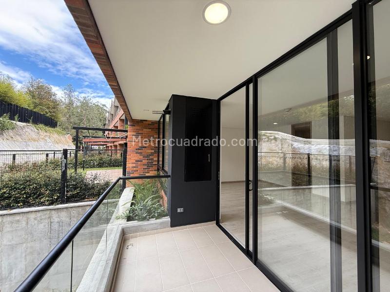 1BR Apartment in Vereda La Fe (72 m²) - 4