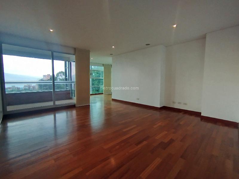 Apartamento Amplio de 3 Alcobas en La Calera, El Poblado - 6