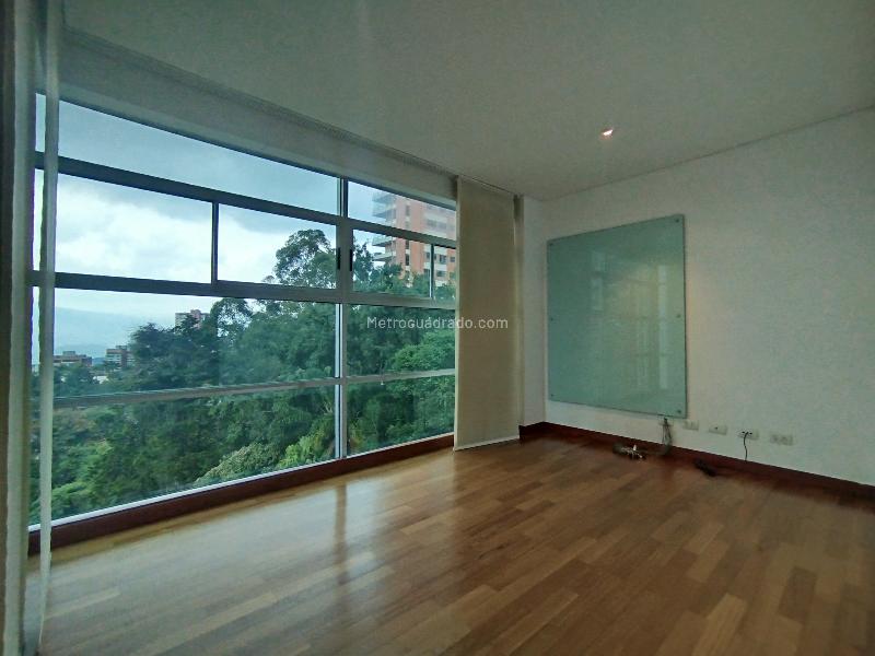 Apartamento Amplio de 3 Alcobas en La Calera, El Poblado - 7