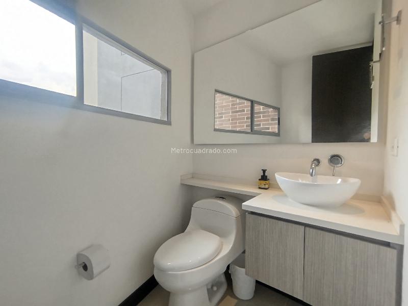 Apartamento Amoblado Amplio de 2 Alcobas en Transversal Intermedia - 8