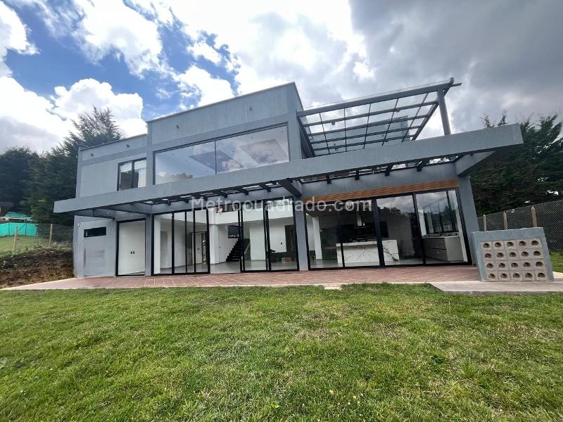 4BR House in El Retiro (10000 m²) - 2