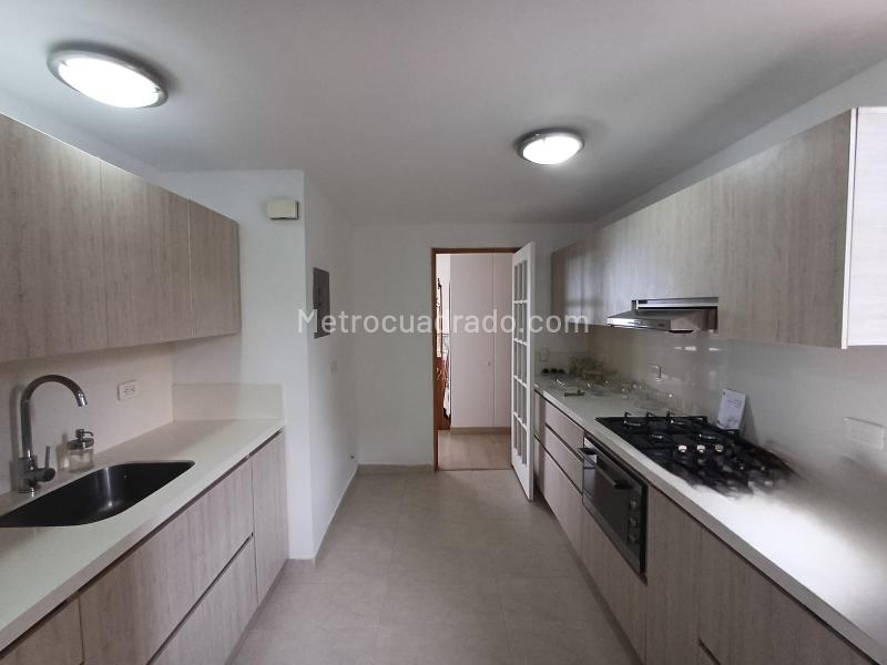 Apartamento amplio de 3 Alcobas en Transversal Superior - 3
