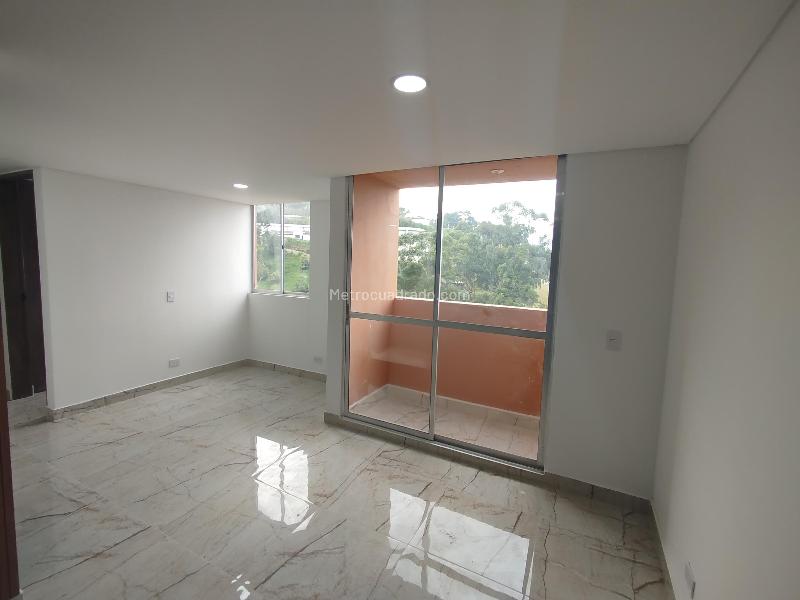 Bright 2BR Apartment for Rent in La Estrella - 2