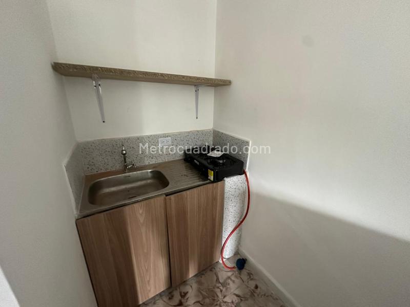 Estudio de 14 m² en Arriendo en Castilla, Medellín - 2