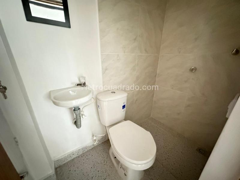 Estudio de 14 m² en Arriendo en Castilla, Medellín - 3