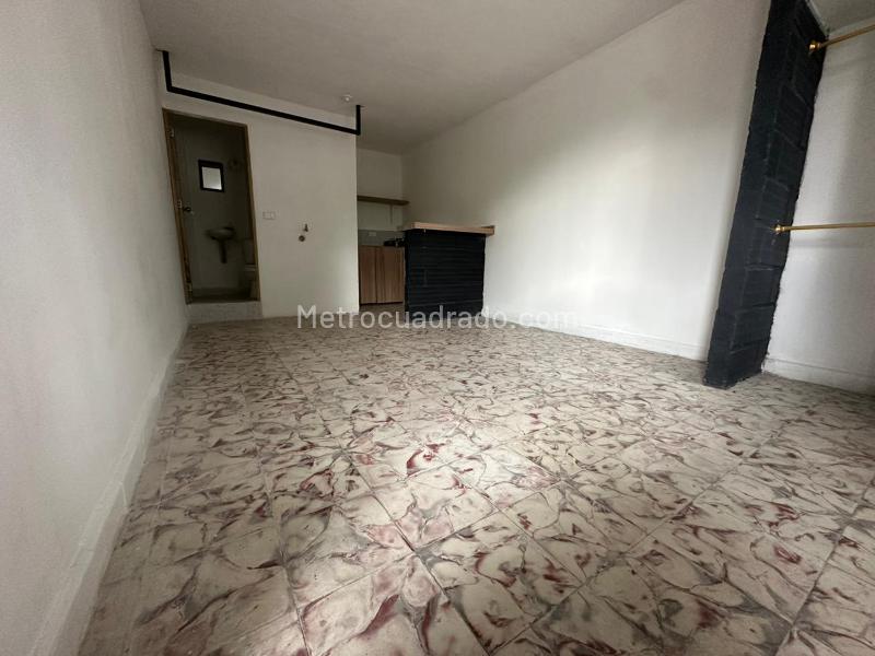 Estudio de 14 m² en Arriendo en Castilla, Medellín - 4