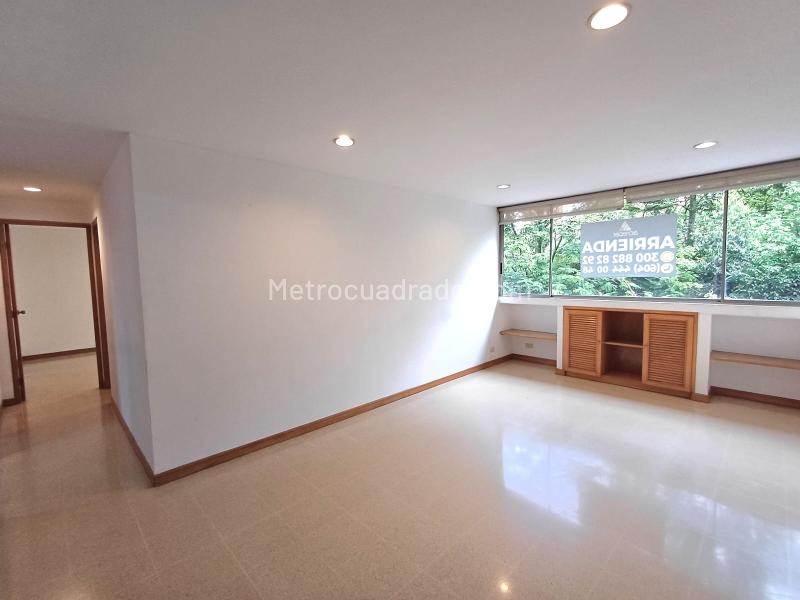 Apartamento Amplio de 2 Alcobas en Provenza - 2