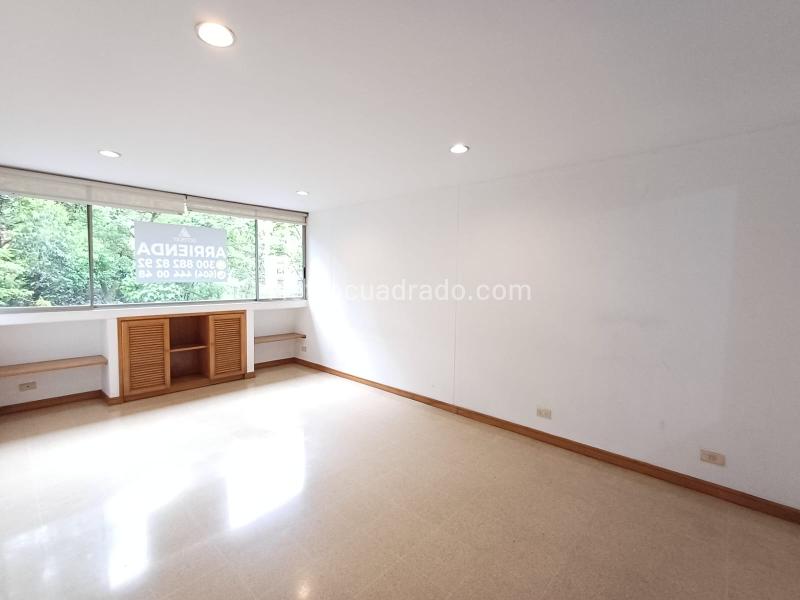 Apartamento Amplio de 2 Alcobas en Provenza - 3