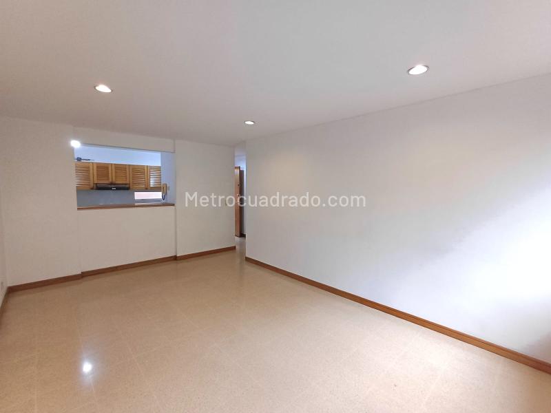 Apartamento Amplio de 2 Alcobas en Provenza - 4