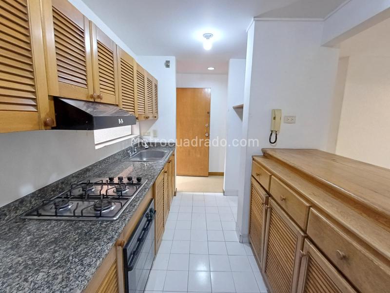 Apartamento Amplio de 2 Alcobas en Provenza - 8