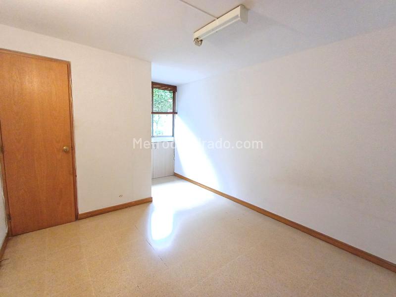 Apartamento Amplio de 2 Alcobas en Provenza - 9