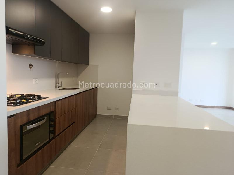 Apartamento de 3 Alcobas con Vista Privilegiada en Avenida Las Vegas - 4