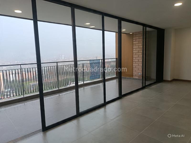 Apartamento de 3 Alcobas con Vista Privilegiada en Avenida Las Vegas - 7