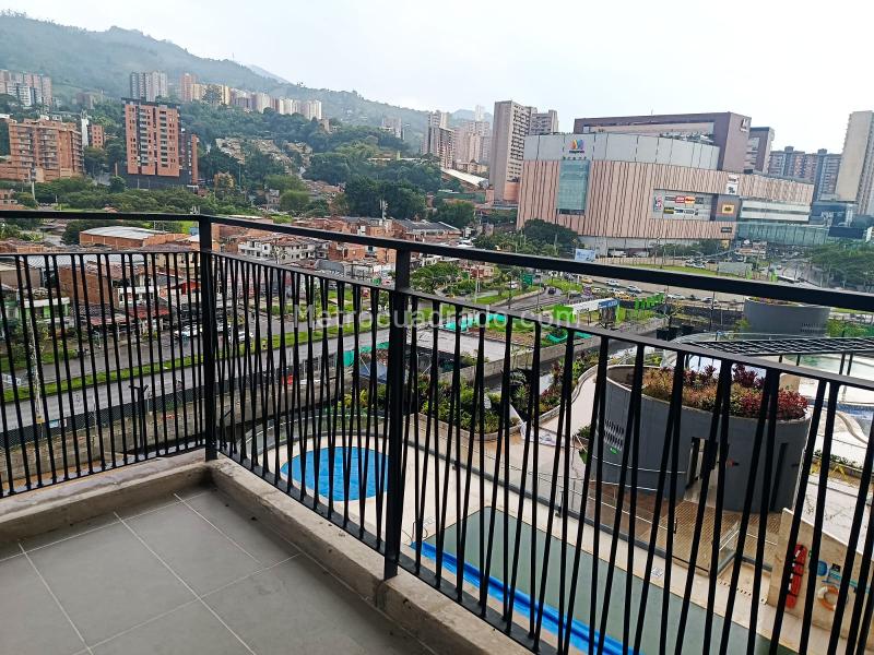 Apartamento de 2 Alcobas con Balcón en Avenida Las Vegas - 2