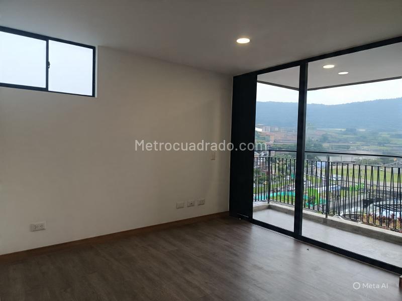 Apartamento de 2 Alcobas con Balcón en Avenida Las Vegas - 6