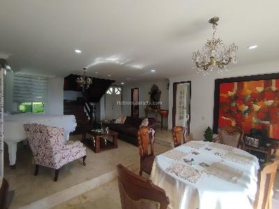 Casa de 4 alcobas en arriendo en Las Palmas M, Medellín, 323 m² · foto 3 de 20