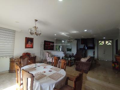 Casa de 4 alcobas en arriendo en Las Palmas M, Medellín, 323 m² · foto 4 de 20