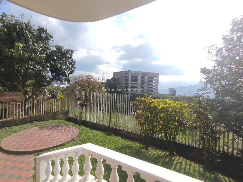 Spacious 4BR House in Las Palmas M - 6
