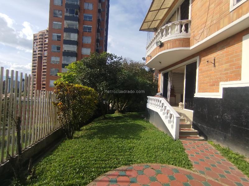 Spacious 4BR House in Las Palmas M - 7